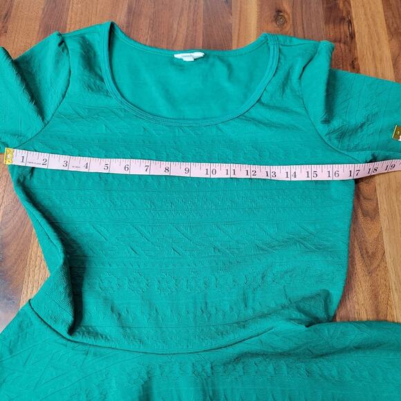 Lularoe Christmas Green Dress Size Medium - Picture 4 of 4